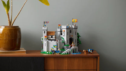 LEGO set 10305 – Leeuwenridders kasteel uit de Lego Creator Expert collectie, te huur in West- en Oost-Vlaanderen bij Brickset for You
