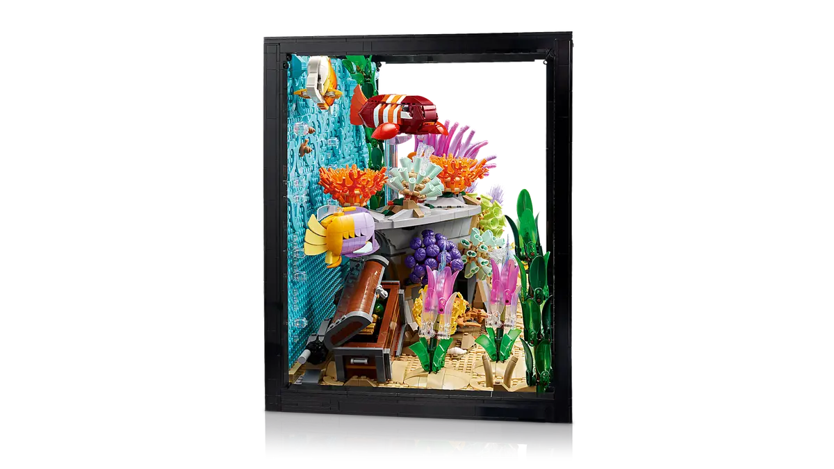LEGO set 10366 – Tropisch aquarium –  uit de Lego Icons collectie, te huur in West- en Oost-Vlaanderen bij Brickset for You