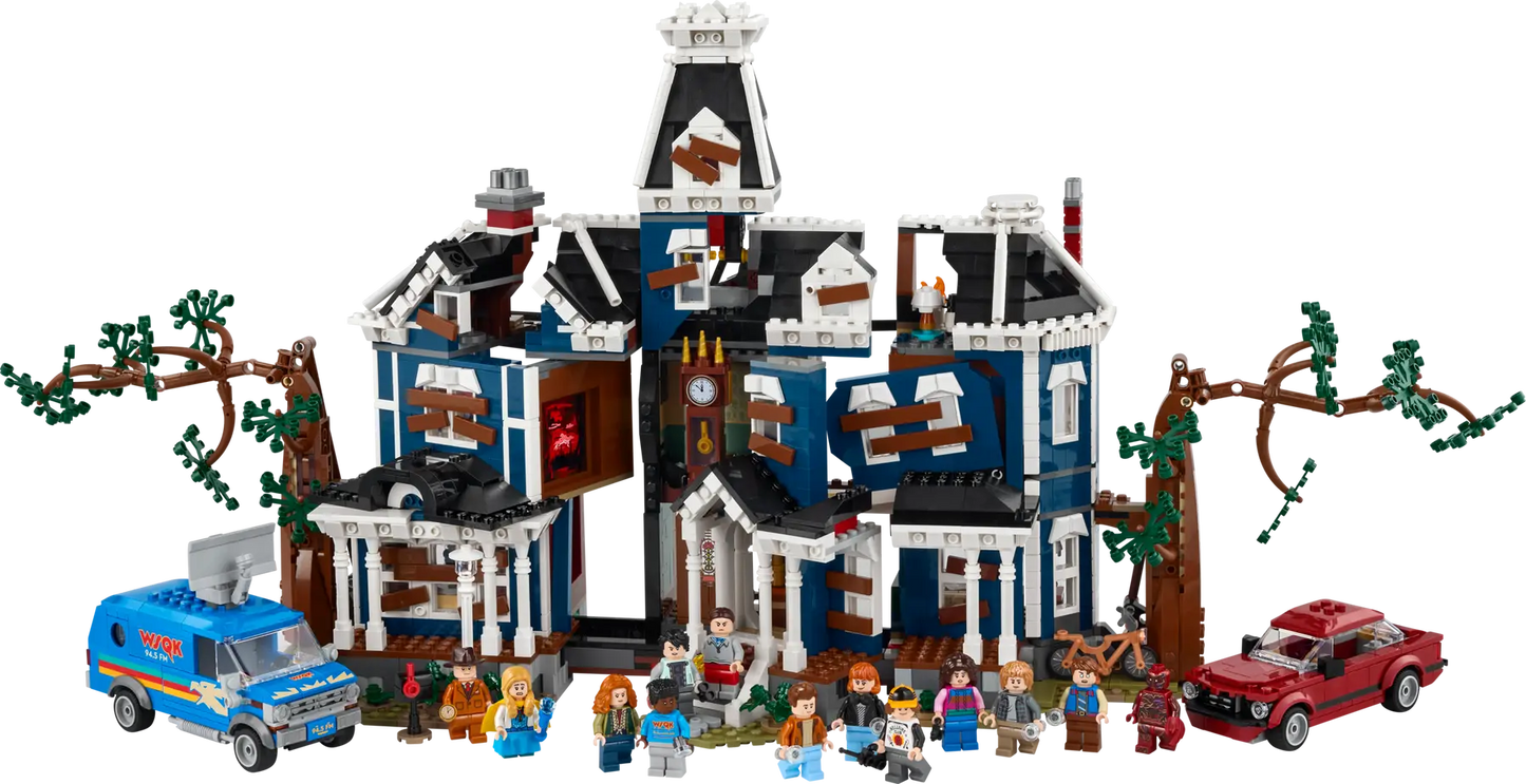 LEGO set 11370 – Het huis van de familie Creel –  uit de Lego Stranger Things collectie, te huur in West- en Oost-Vlaanderen bij Brickset for You