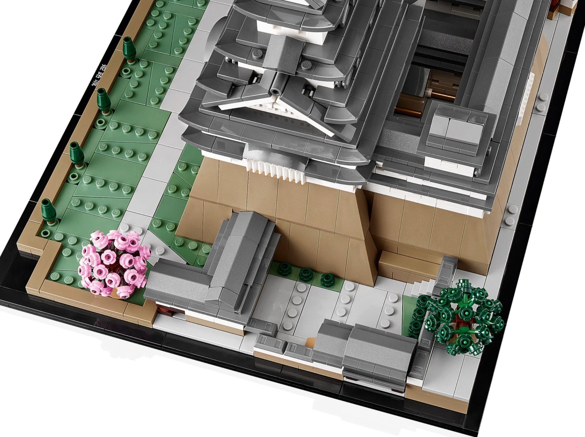 LEGO set 21060 – Kasteel Himeji uit de Lego Architecture collectie, te huur in West- en Oost-Vlaanderen bij Brickset for You
