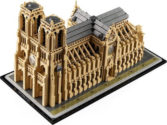 LEGO set 21061 – Notre-Dame van Parijs uit de Lego Architecture collectie, te huur in West- en Oost-Vlaanderen bij Brickset for You