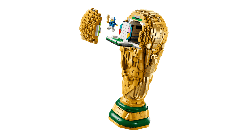 LEGO set 43020 – Officiële FIFA World Cup™ trofee  –  uit de Lego Editions collectie, te huur in West- en Oost-Vlaanderen bij Brickset for You