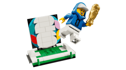 LEGO set 43020 – Officiële FIFA World Cup™ trofee  –  uit de Lego Editions collectie, te huur in West- en Oost-Vlaanderen bij Brickset for You