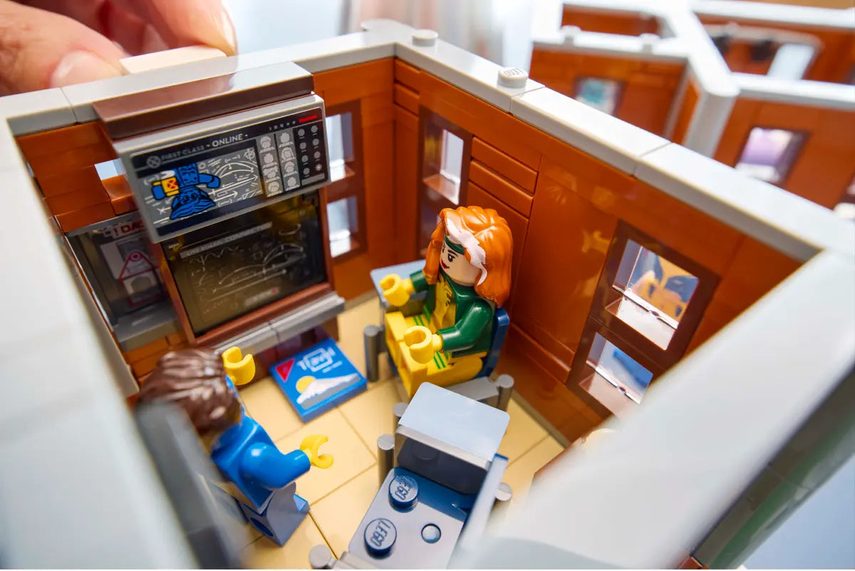 LEGO set 11371 – X-Men: de X-Mansion –  uit de Lego Marvel collectie, te huur in West- en Oost-Vlaanderen bij Brickset for You