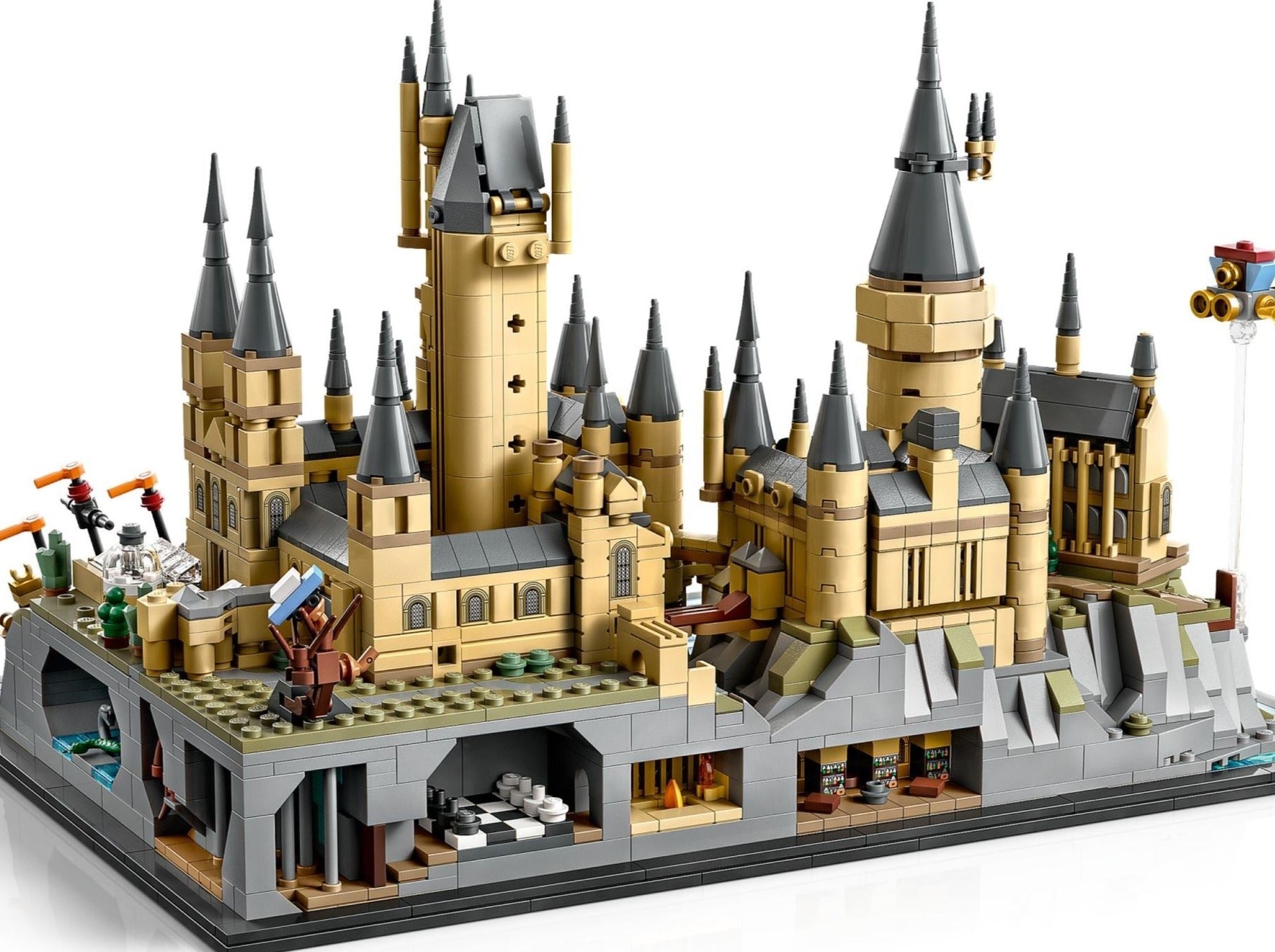 LEGO set 76419 – Kasteel Zweinstein™ en terrein uit de Lego Harry Potter collectie, te huur in West- en Oost-Vlaanderen bij Brickset for You