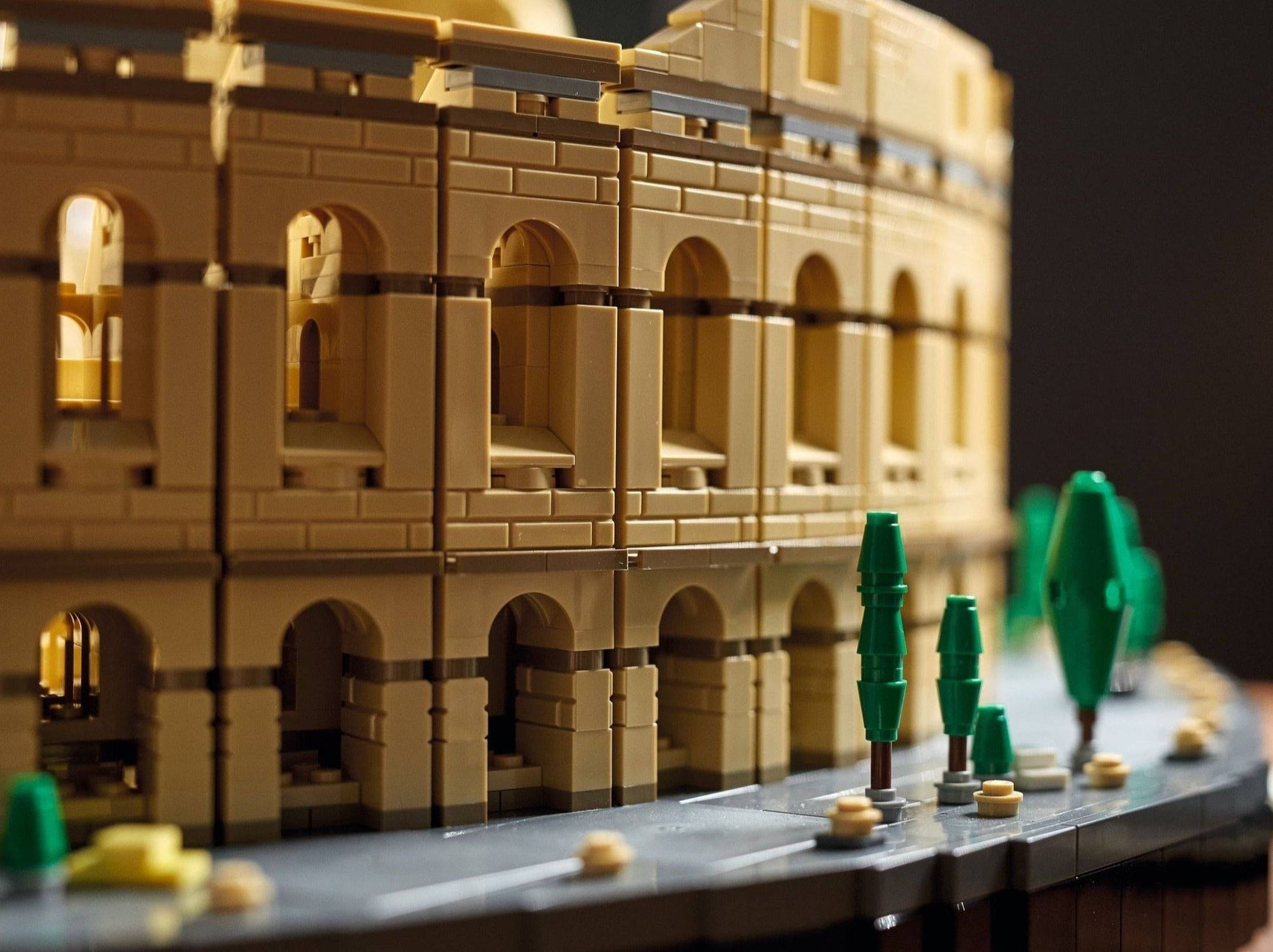 LEGO set 10276 – Colosseum uit de Lego Creator Expert collectie, te huur in West- en Oost-Vlaanderen bij Brickset for You