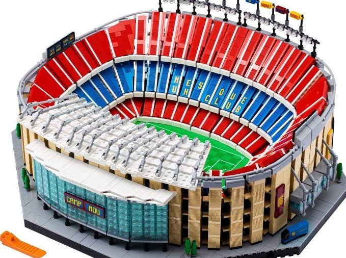LEGO set 10284 – Camp Nou – FC Barcelona uit de Lego Creator Expert collectie, te huur in West- en Oost-Vlaanderen bij Brickset for You