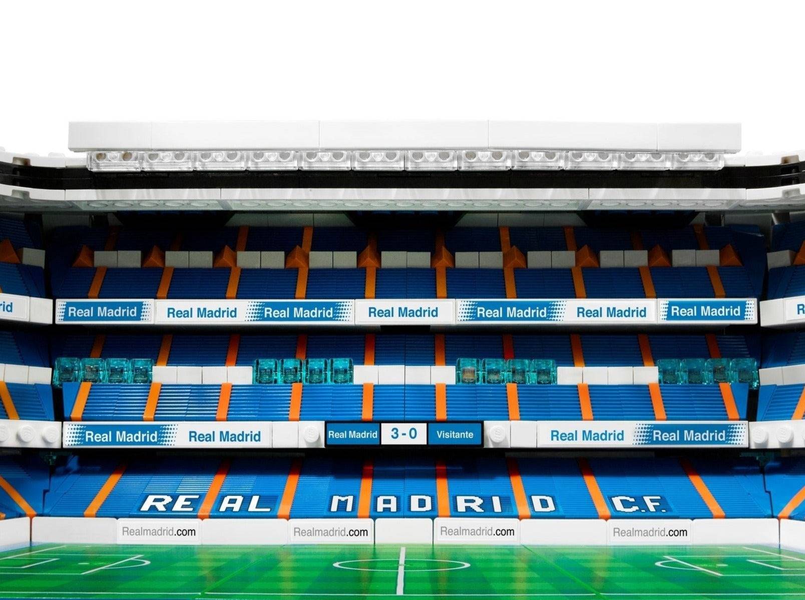 LEGO set 10299 – Real Madrid – stadion Santiago Bernabéu uit de Lego Creator Expert collectie, te huur in West- en Oost-Vlaanderen bij Brickset for You