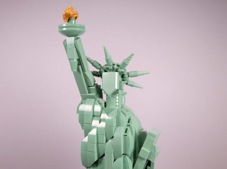 LEGO set 21042 – Het vrijheidsbeeld uit de Lego Architecture collectie, te huur in West- en Oost-Vlaanderen bij Brickset for You