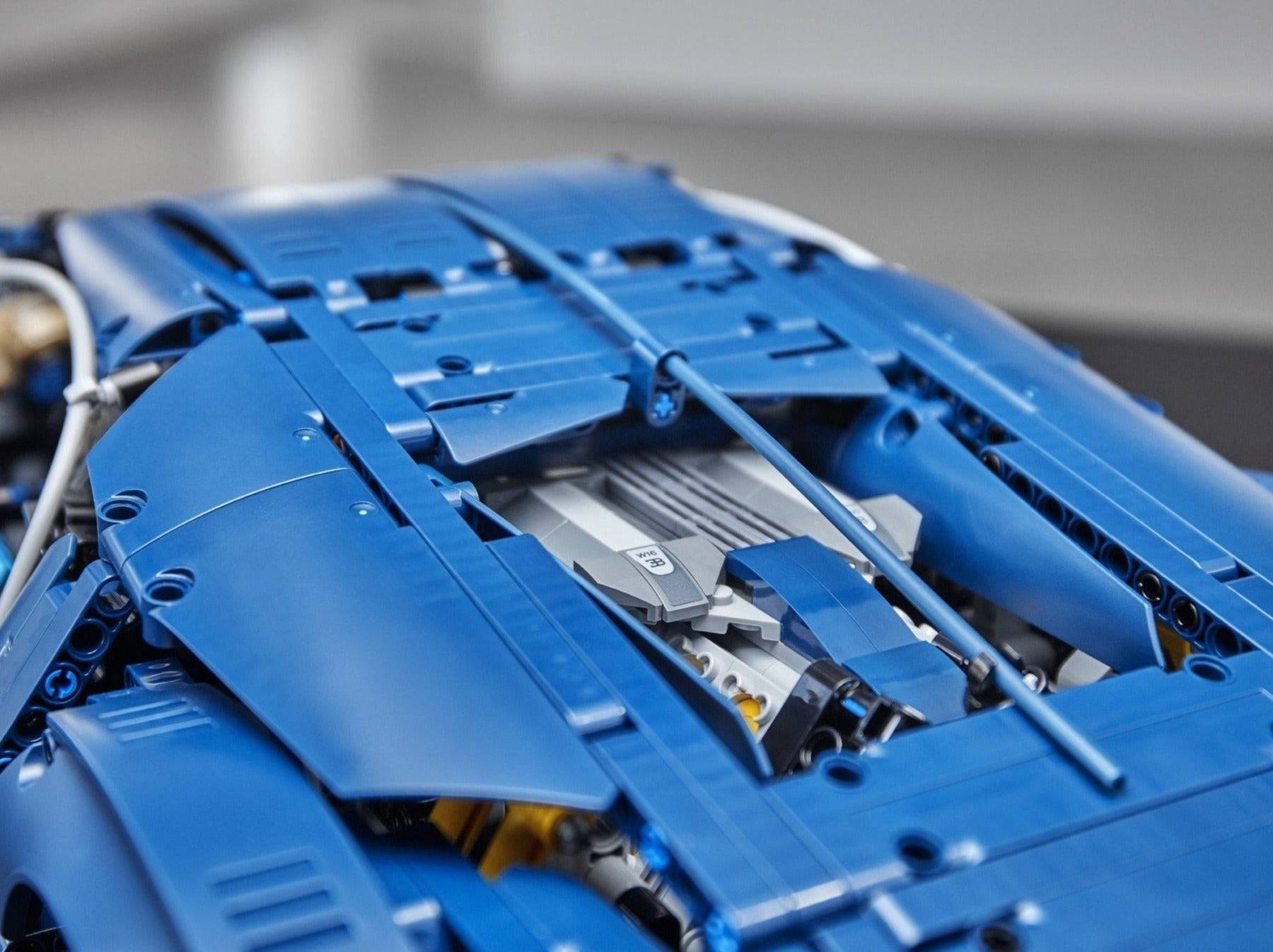 LEGO set 42083 – Bugatti Chiron uit de Lego Technic collectie, te huur in West- en Oost-Vlaanderen bij Brickset for You