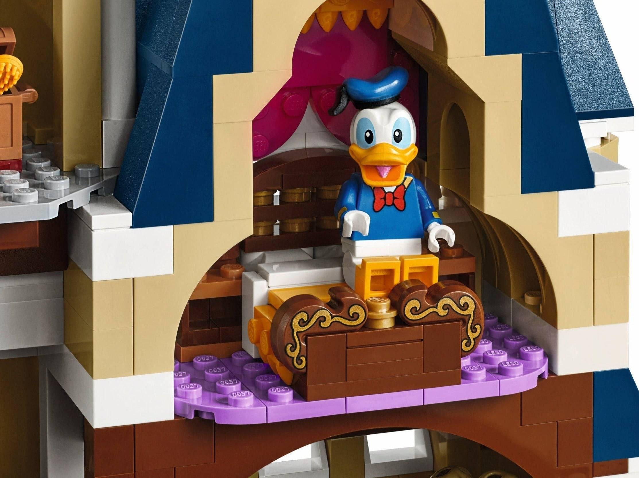 LEGO set 71040 – Het Disney kasteel uit de Lego Disney collectie, te huur in West- en Oost-Vlaanderen bij Brickset for You