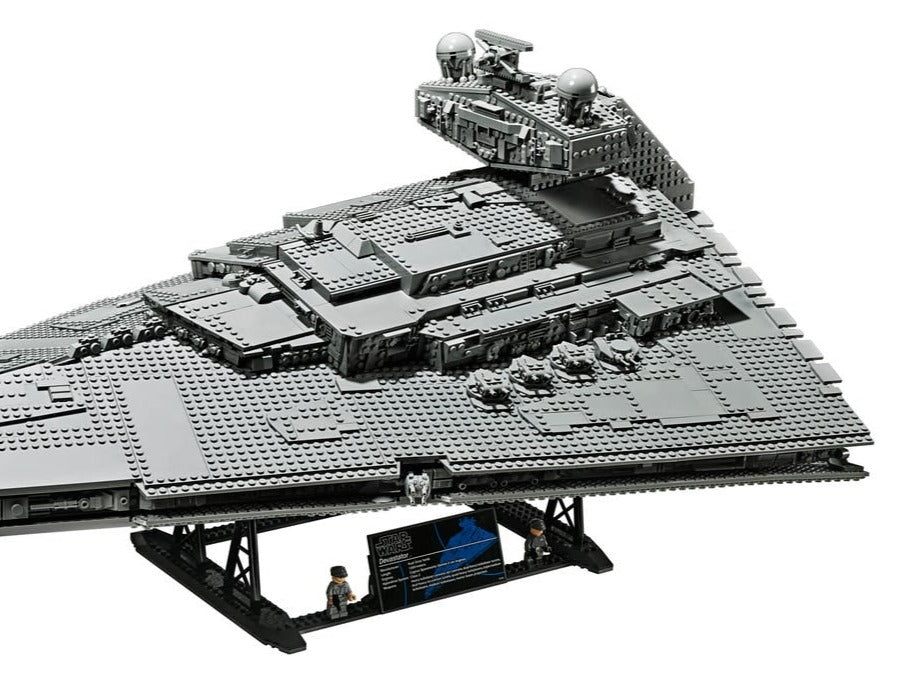 LEGO set 75252 – Imperial Star Destroyer uit de Lego Star wars collectie, te huur in West- en Oost-Vlaanderen bij Brickset for You