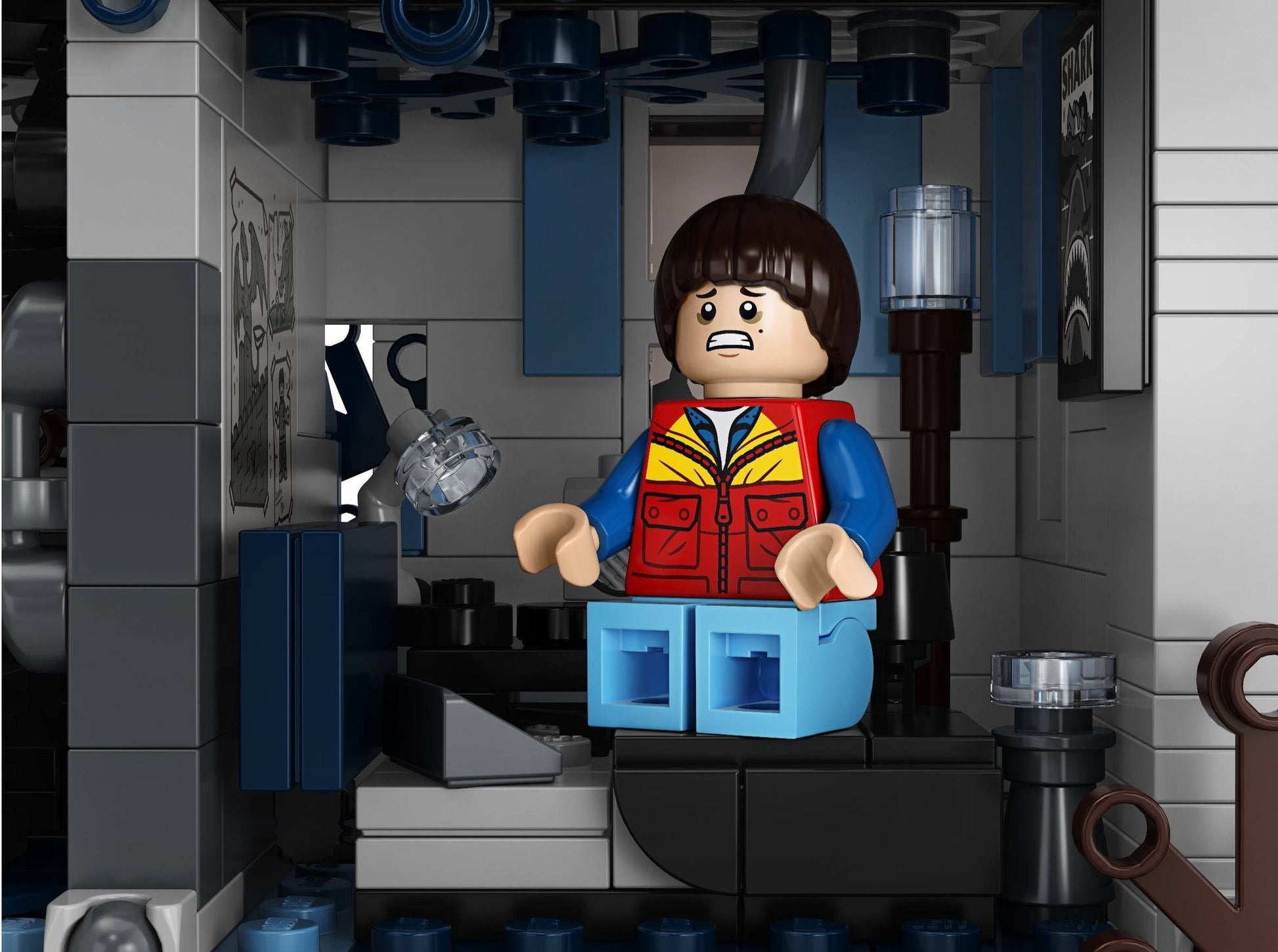 LEGO set 75810 – The Upside Down uit de Lego Stranger Things collectie, te huur in West- en Oost-Vlaanderen bij Brickset for You