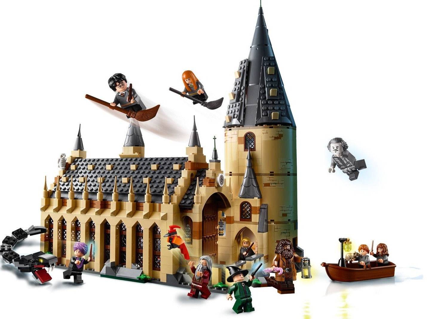 LEGO set 75954 – De Grote Zaal van Zweinstein™ uit de Lego Harry Potter collectie, te huur in West- en Oost-Vlaanderen bij Brickset for You
